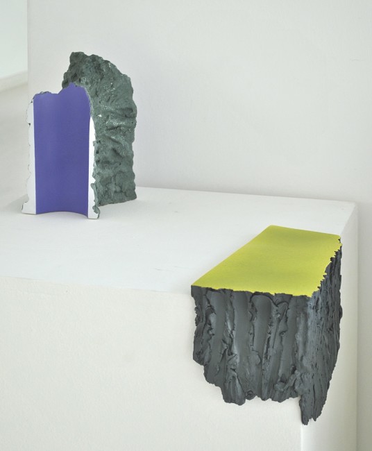 58. Premio Faenza - Jane King, Untitled, 2012, materiale ceramico con terracotta smaltata e pittura acrilica, 30x15 cm