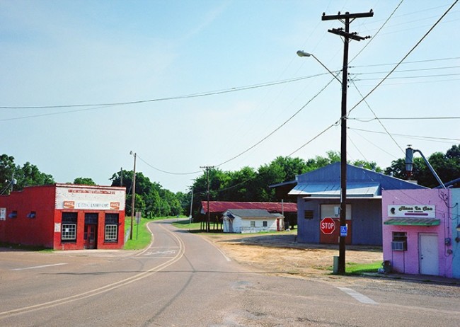 Wim Wenders, Mississippi Town, USA, 2001, C-Print, 124.3x157 cm 1999 © Wim Wenders / Wenders Images