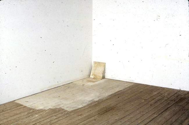 Lawrence Carroll, Untitled, 1990, olio, cera e tela su legno, 91.5x147.3x30.5 cm, Collezione dell’artista Photo credit: Carroll Studio