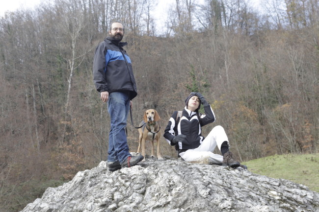 Giovanni Cervi, Nila Shabnam Bonetti insieme al loro cane Rocky e/o Rocco. Foto: Giulio Crosara