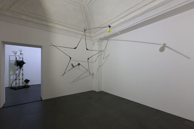 Gilberto Zorio. 2015, Napoli, veduta della mostra (seconda stanza), Lia Rumma, Napoli