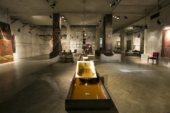 Tempo e Tempio di Mahmoud Saleh Mohammadi, veduta della mostra, Circolo Marras, Milano
