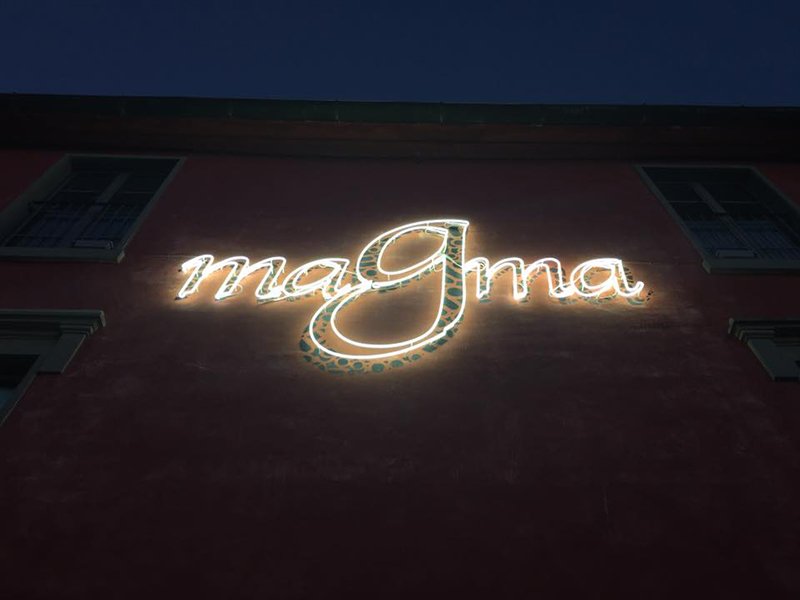 Opiemme, installazione luminosa per la facciata del Museo Magma