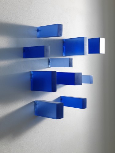 Herbert Hamak, Ultramarine Blau Dunkel, 2003-2011, resina e pigmenti, dimensioni variabili Courtesy Studio la Città, Verona