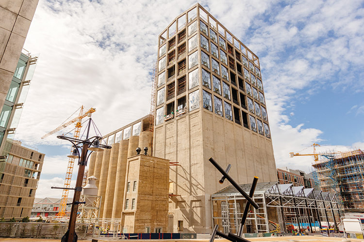 Zeitz MOCAA in costruzione, settembre 2016. Foto: Navigator Films