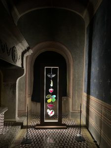 Uno scorcio della mostra di Niki Saint de Phalle a Palazzo Collacchioni